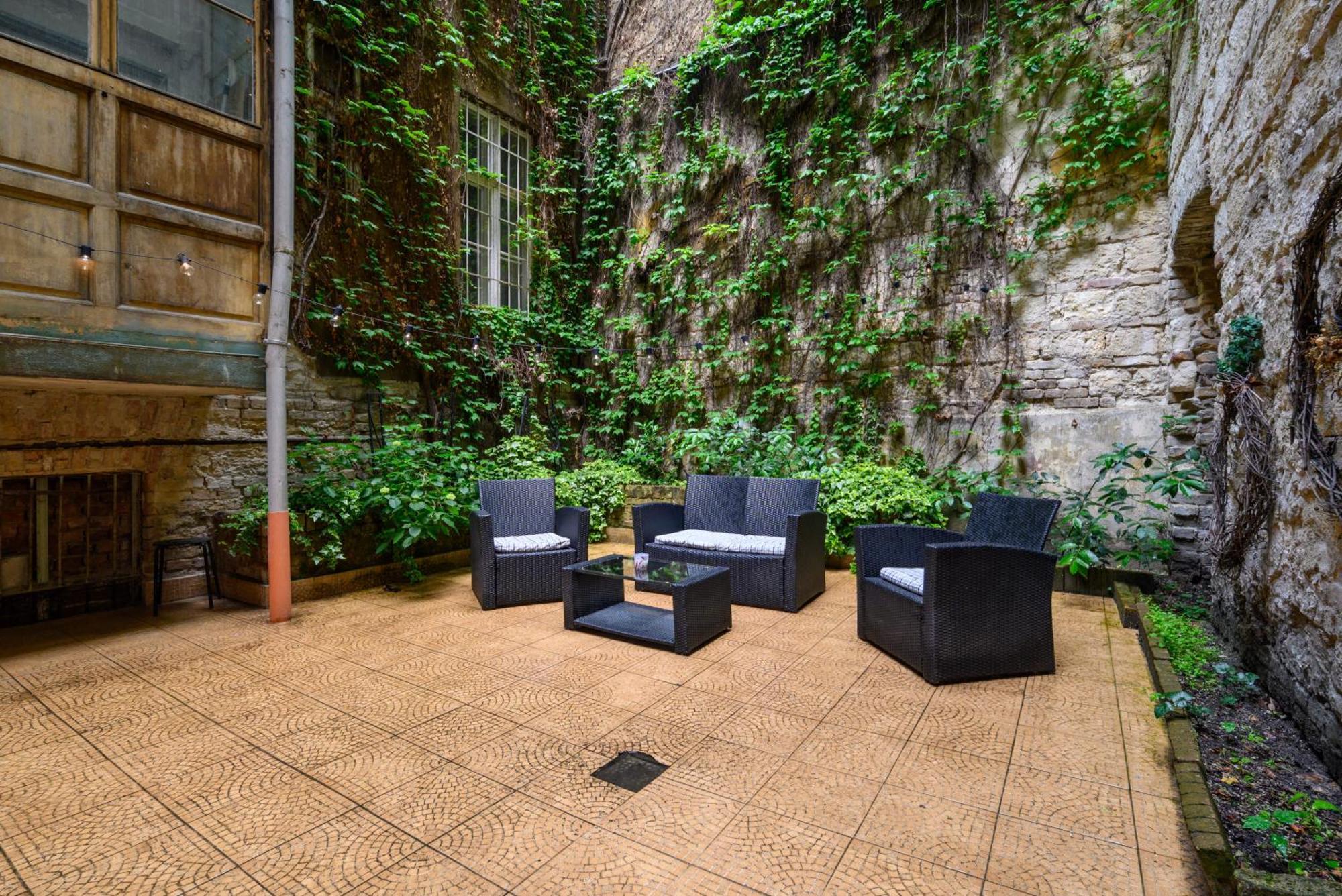 Museum With Large Terrace Appartamento